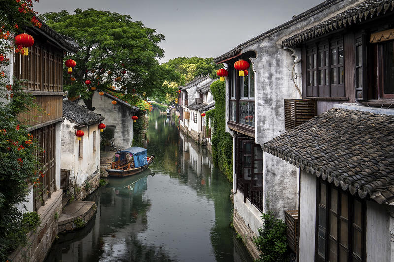 thesilkroad's tweet photo. Tongli is a tiny and tranquil water town in Shanghai: there are just something so special about water towns with pretty bridges and gardens. Step into the thousand-year-old water town, and get a touch of its vestiges of antiquity and unique charm. https://t.co/YIAXAHCybC