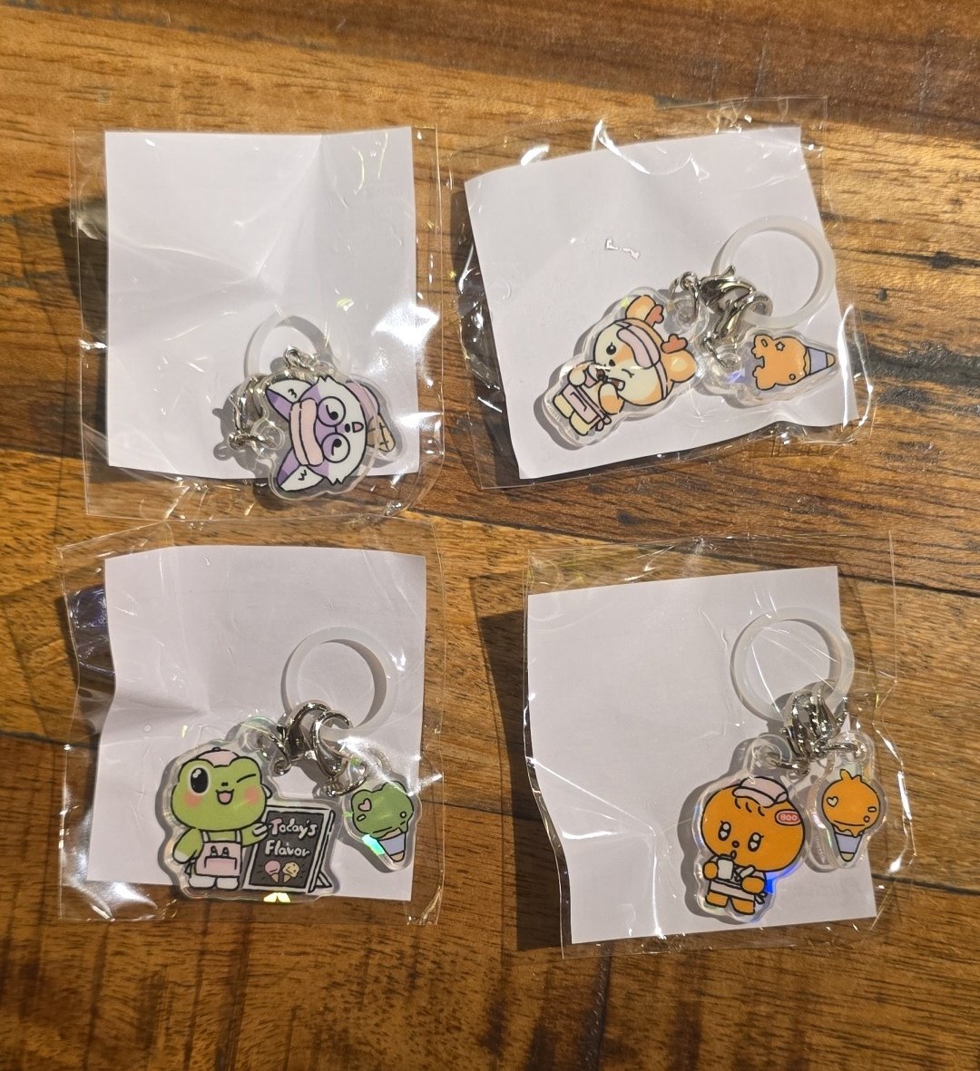 sapii_17's tweet photo. SEVENTEEN MINITEEN ガチャ カプセルトイ ポップアップ めじるし 交換

譲  ジョシュア ウォヌ THE8 スングァン

求  ディノ

現在大阪ポップアップ付近におります。
本日大阪梅田で手渡し可能な方お願いします。

お気軽にお声掛けください🤍 https://t.co/OCuRmJiIoH