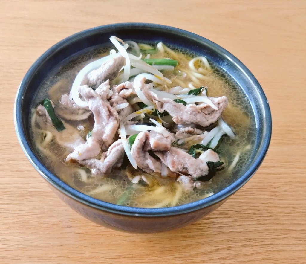 TONU_mo4's tweet photo. 突然の飯テロ
朝ごはんこれって重くねぇか…
全然美味しく頂いた https://t.co/cLwHKWsQES