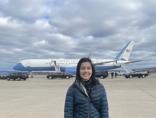 chitranawbatt's tweet photo. Happy July 4th!

Throwback to working for a prior President of the United States.

Scenes with Air Force One and The White House.

Grateful to all of those who serve to uplift democracy.

#CodeBreakerMindset #Grateful #Freedom #Democracy #IndependenceDay https://t.co/V7Ie8yvCUt