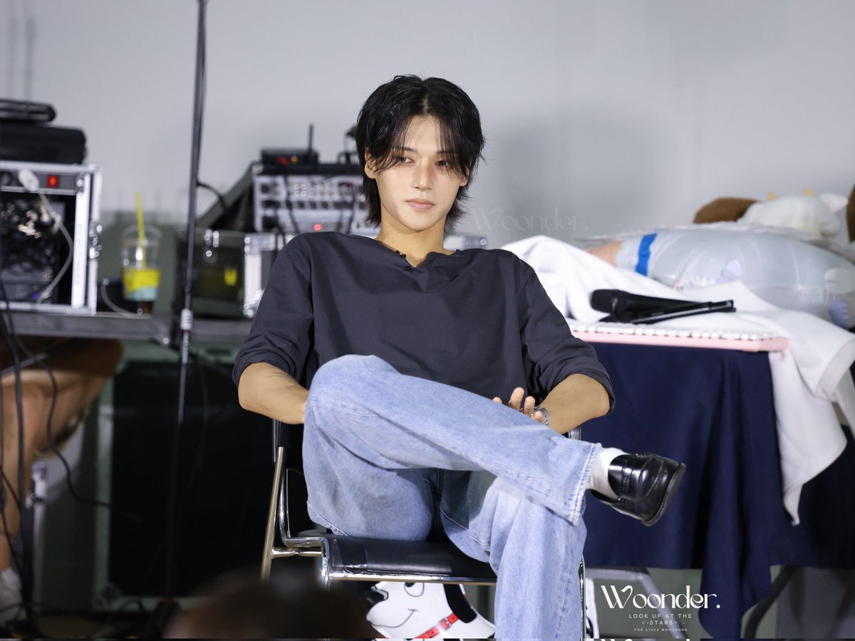 Woonder_woo's tweet photo. 260704 미니팬미팅

😾

#에이티즈 #우영
#ATEEZ #WOOYOUNG https://t.co/WV2jdtl4Nc