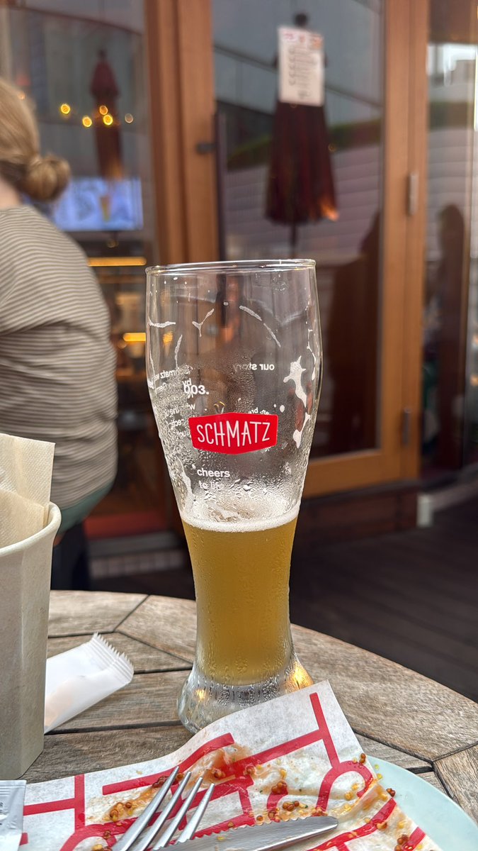 hiro_newworld's tweet photo. とりあえず
品川で
ビールはじめ https://t.co/4ZP6u4aCXp