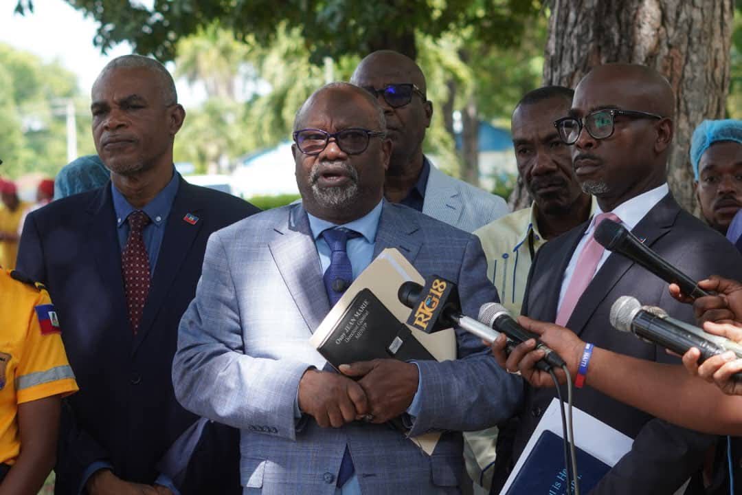 MENFP_Education's tweet photo. Haïti/Examens d’État 2026 (9e AF, CEF, ENIJE)
 
Le MENFP est satisfait du déroulement de la première série des examens officiels
 
3 juillet 2026
 
Satisfaction ! Les plus hautes autorités du ministère de l’Education nationale...👇🏽
https://t.co/HblN6rrpqW https://t.co/YMIF7REERN