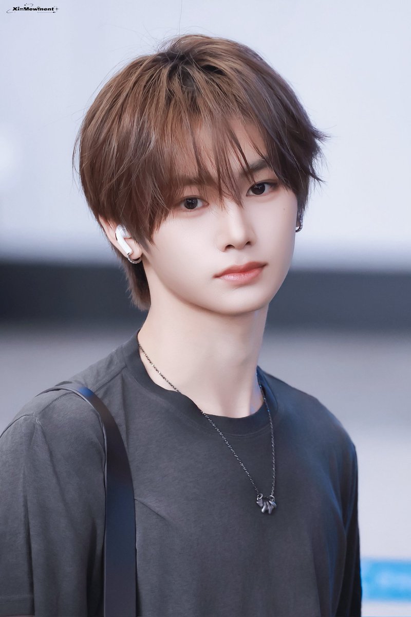 n_shofi17's tweet photo. Tolong kasih gw asupan konten malam ini, apapun.. Gw pengen ketemu ncin @wakeone_offcl @ALD1_official durasi 1 jam ya https://t.co/d9u7Ji2sYf