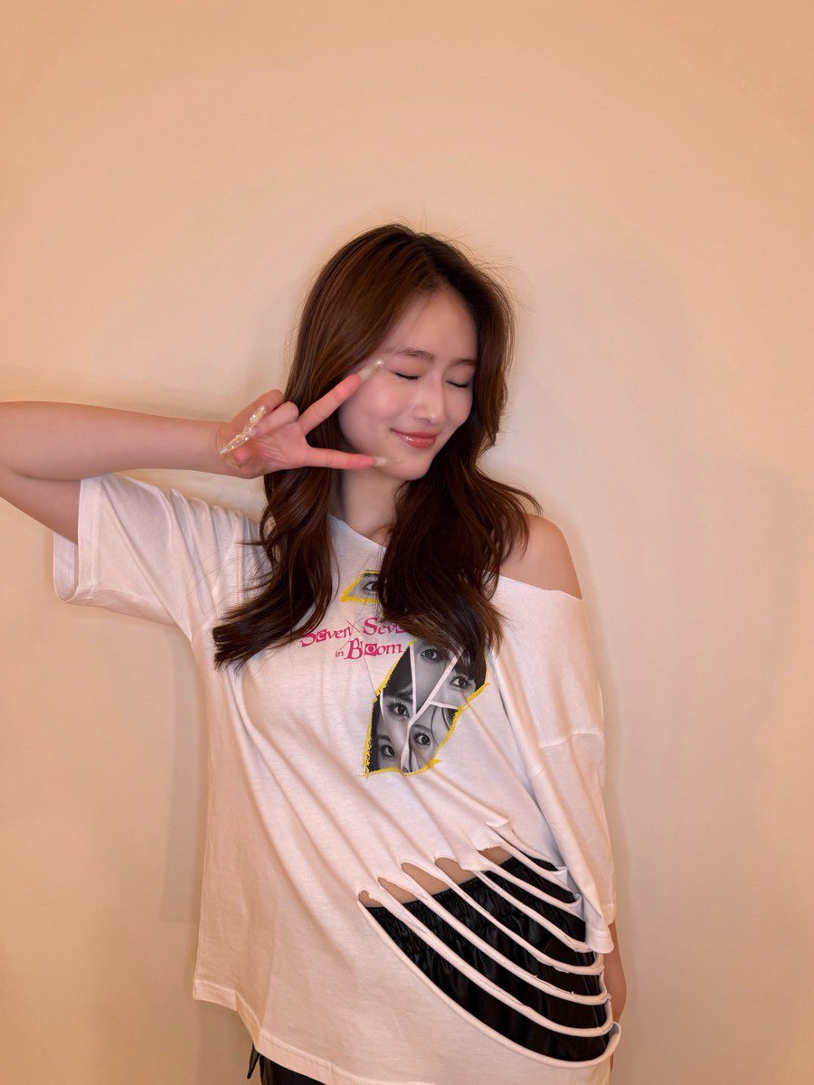 Momomo_Gtan's tweet photo. これはももちゃんのための賞では…？
てことでロングネイル姿で美しく踊る隅谷百花ちゃんに一票入れました💅💕
#隅谷百花 #Girls2
#ネイルオブザイヤー2026 https://t.co/X6TOrYcBMO