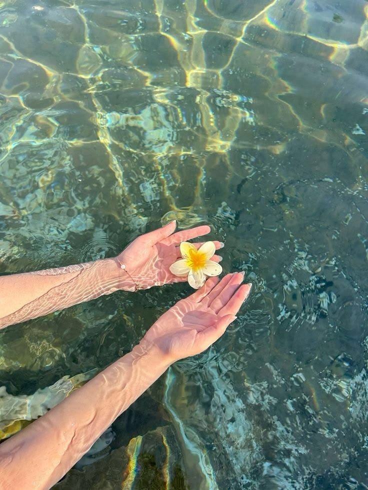 sedawpru's tweet photo. En güzel kaçış deniz kokan tatil 😎 https://t.co/HLFmTNc4OO