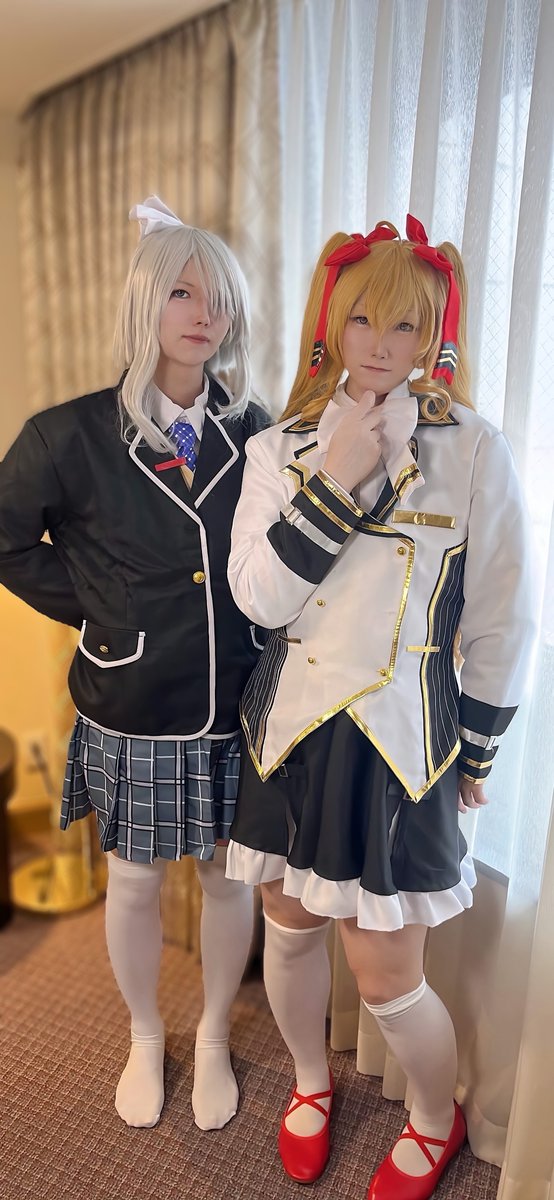 Nagatuki_nn_'s tweet photo. 先週に一軸さん(@dandelayer129)となっちゃんさん(@shinyeggplant)と🌈併せしてきました
お二人とも美人さんで私だけ加工しております https://t.co/Jd9mwoXCQG