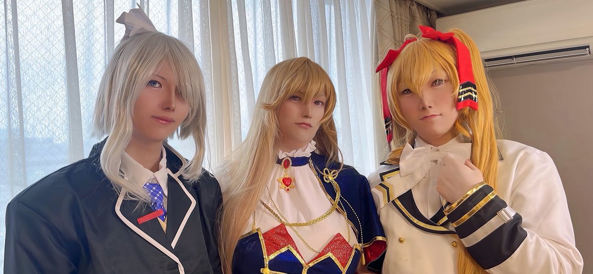 Nagatuki_nn_'s tweet photo. 先週に一軸さん(@dandelayer129)となっちゃんさん(@shinyeggplant)と🌈併せしてきました
お二人とも美人さんで私だけ加工しております https://t.co/Jd9mwoXCQG