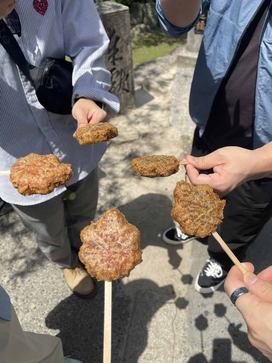 miu___mii's tweet photo. 美羽ちゃん、今年もまだ揚げもみじ好きそうで可愛い🥰🥰🥰
私も広島行ったら食べよ🍁 https://t.co/3HlDlMIJ67