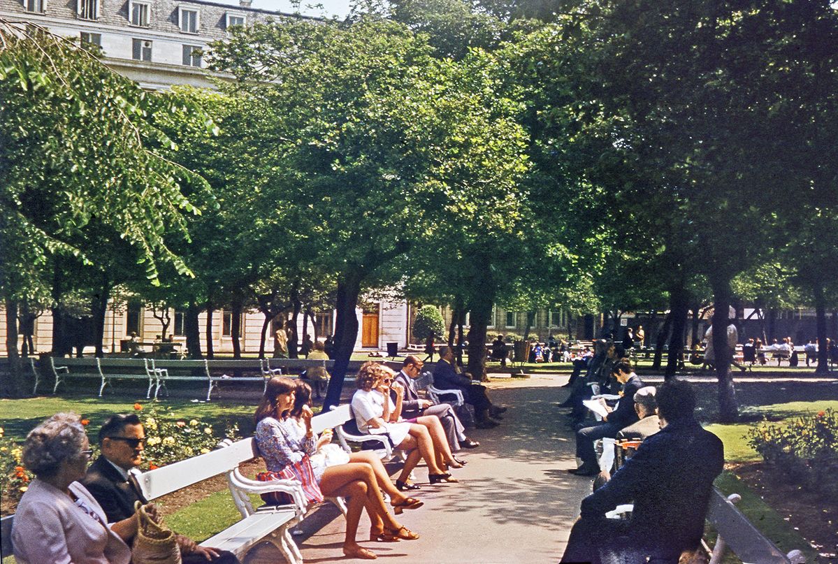 YesterdaysBrit1's tweet photo. St. Philips Churchyard, Birmingham, in the 1970s.
A once fine city - and believe you me, it really was a better place before - has now been transformed into a third-world slum, overflowing with non-English speaking people who have done their best to destroy the city. https://t.co/nwNHPxmhs6