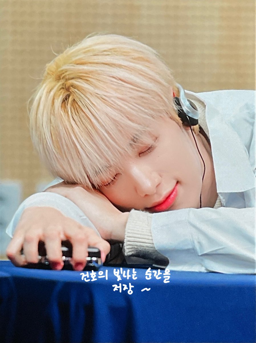 save_kunho's tweet photo. 260703 #올아워즈 #건호 https://t.co/YQu1wbzvp0
