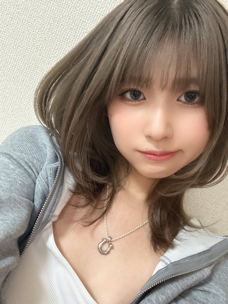 neko__000's tweet photo. 髪色変えたぜ！✌️✌️ https://t.co/2dFdq6ka6X