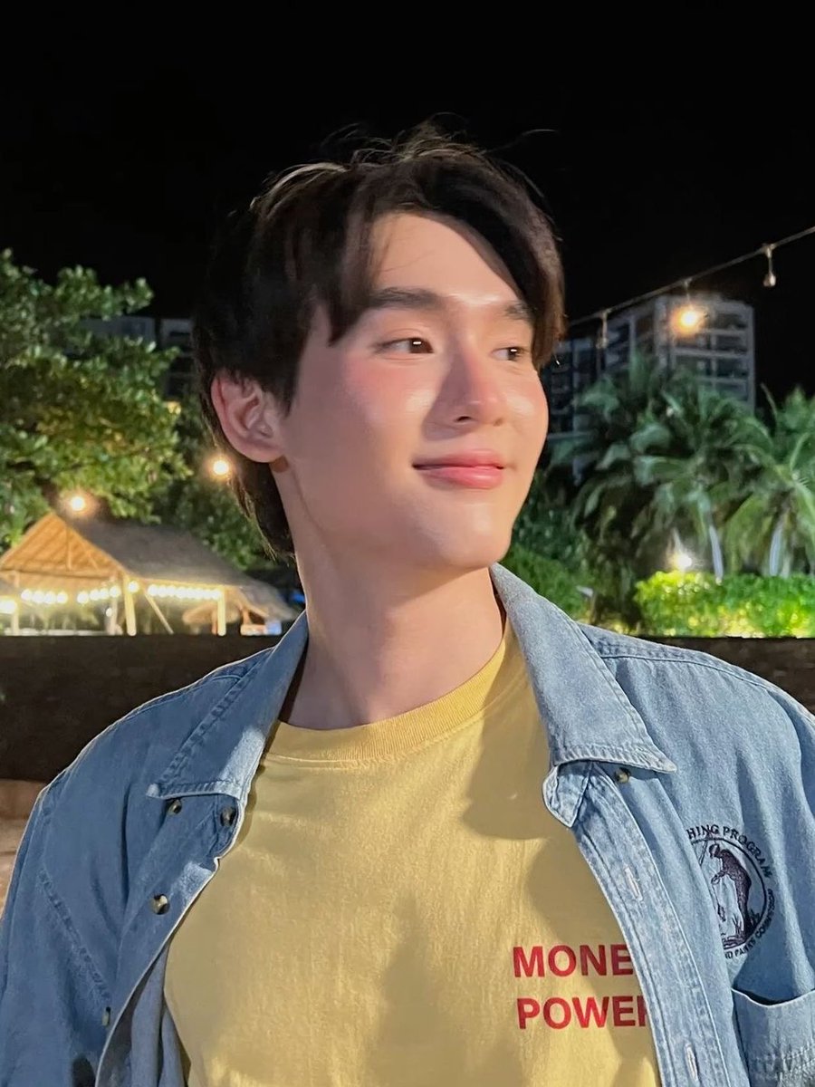 __hhappywithfb's tweet photo. อยากรู้อะเวลาฟอสมองหน้าบุ๊ค แล้วคิดไง คิดว่าทำไมวันนี้น่ารักจังเลยอยู่ทุกวันปะ คิดแบบนี้มา 5 ปีเลยมั้ย ใครไหวอะหน้าน้องบุ๊คอ่องต่องขนาดนั้นเหมือนมะเขือเทศเลย ตาหวานๆแป๋วๆ ปากนิดๆ แก้มแดงๆ ขาวๆตะเร้กๆอหหหหหหหหห https://t.co/tGiN8IPQvq