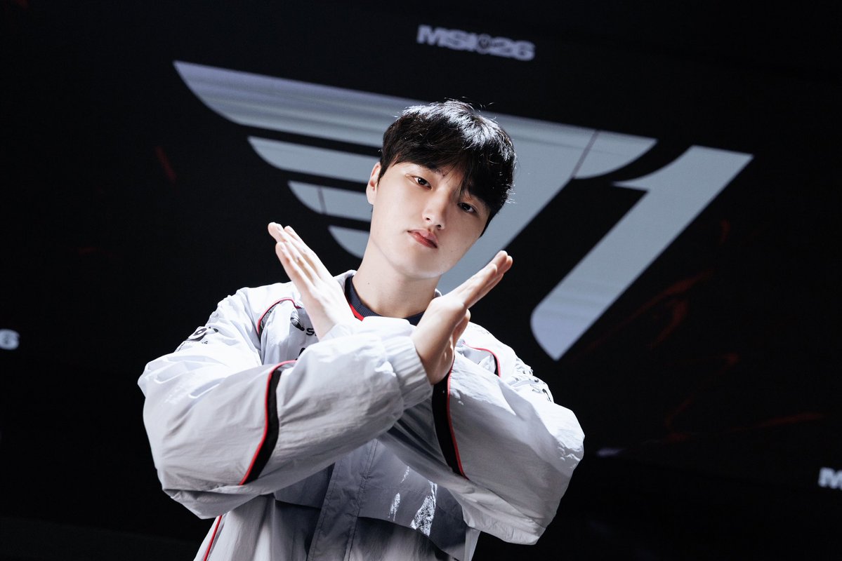 LONGLIVE_FAKER's tweet photo. 이런 밴픽 싫어요❌ https://t.co/iyhjFCFu8T