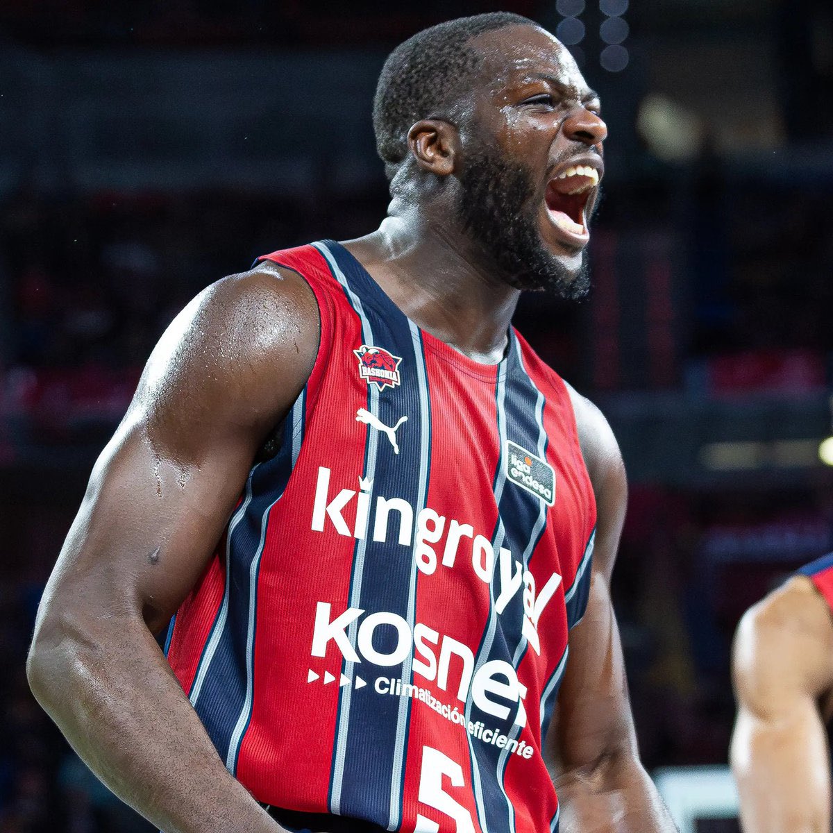 FrontcourtTR's tweet photo. 🚨⚫️⚪️Beşiktaş, geçtiğimiz sezonu Baskonia'da geçiren Eugene Omoruyi ile her konuda anlaştı.

🔗@ortacizgicom-@Muratozen1903 https://t.co/X2q6KuaZqE