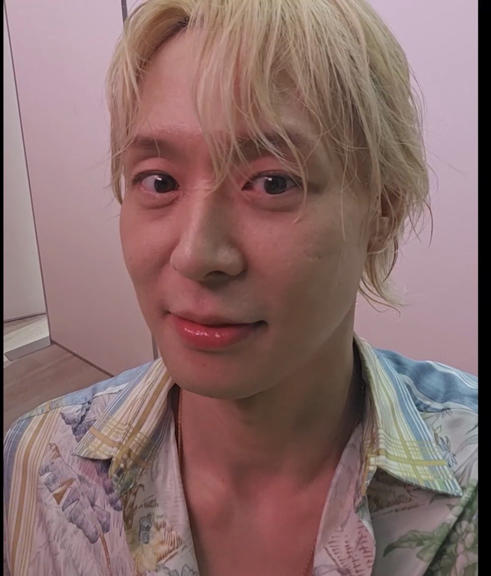 park60023's tweet photo. 汐留リリイベで…
みんながプライド持って応援してくれた事嬉しいって😭😭
ずっーと私の自慢の推しだよ🥰🥰
自国から追われ、タイでの活動も裏切られ、日本で見事に再起復活したんだもん😤😤
ユチョンの傷は見えないけど深いんだなぁ…
#ユチョン
#リリースイベント https://t.co/iKvDX6GUGY