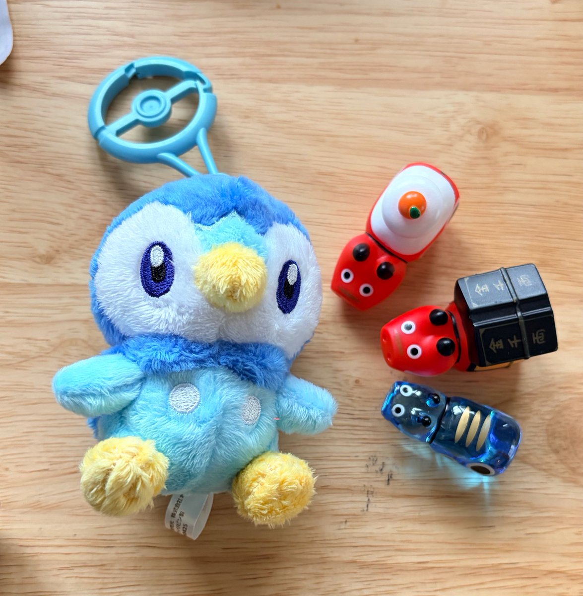 jonney_joe's tweet photo. ベコが可愛かったのでガチャガチャしてきた
透明の方がカラバリ１０色でスノ+透明だったからオレンジ出るまでやればよかったな🤣 https://t.co/DY6lVG13L0