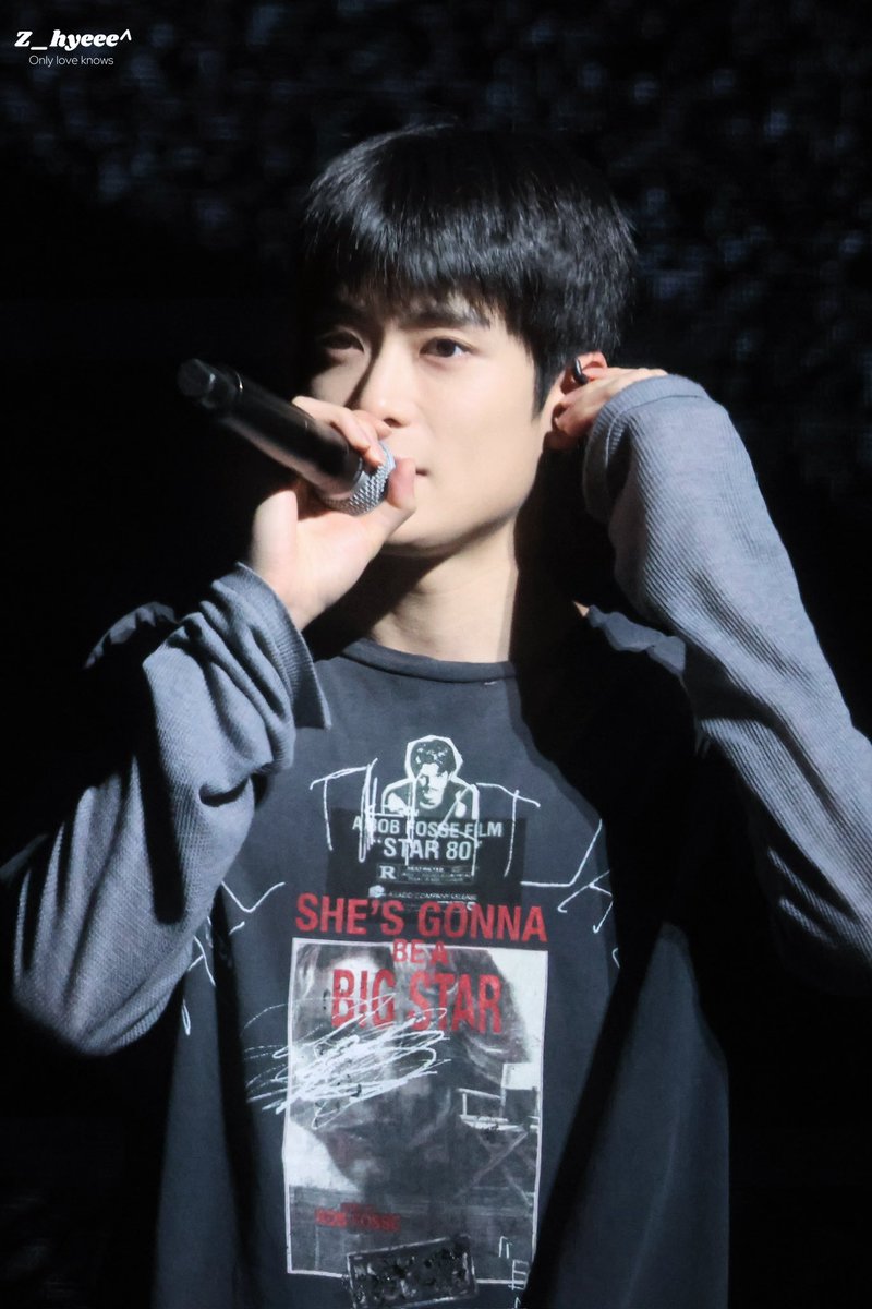 913182230 tweet picture