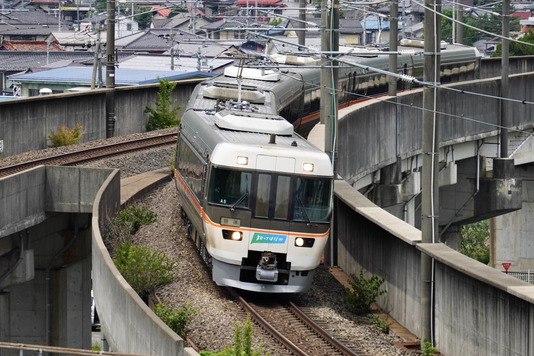 7年ぶり「諏訪しなの号」運行、信州の魅力をPR
