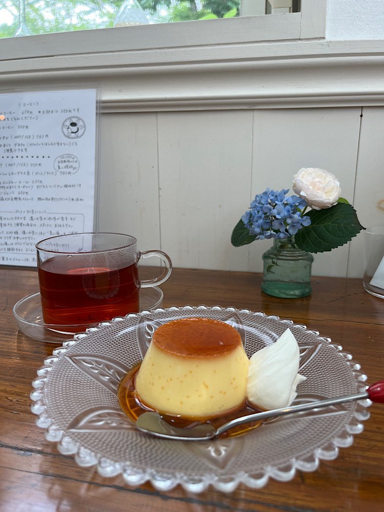 amiren06's tweet photo. ここのお店冷房ないと思うんだけどいい感じの薄曇りで快適に過ごせた
#青鉄かためプリン部 🍮 https://t.co/B0xDr08haz