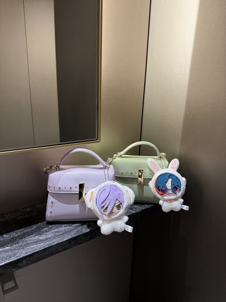 9Hpi84's tweet photo. メンカラ厨💜💚セルフォードのバッグおそろいできて嬉しい(  ߹꒳​߹ ) https://t.co/GsQOJWrUN7