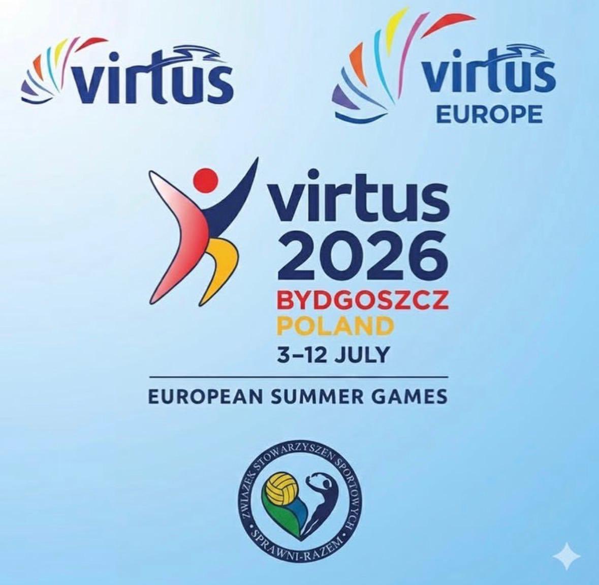 GSB_Sinop's tweet photo. Sinoplu Sporcularımız Avrupa Sahnesinde!

Polonya’nın Bydgoszcz kentinde 3-12 Temmuz 2026 tarihleri arasında düzenlenecek 2026 VIRTUS Avrupa Yaz Oyunları‘nda ülkemizi temsil edecek Özel Sporcular Masa Tenisi Millî Takımı kafilesi Polonya’ya ulaştı.

Millî kafilede, Sinoplu sporcularımız Medine Karakurt ve Efe Gümüş ile kurumumuz Özel Sporcular Antrenörü Fatma Yütük de yer alıyor.

Ay-yıldızlı formayla ülkemizi ve ilimizi temsil edecek sporcularımız, Avrupa’nın en başarılı sporcularıyla mücadele ederek önemli başarılara imza atmak için Avrupa’nın en başarılı sporcularıyla madalya mücadelesi verecek.

Millî takım kafilesinde görev alan antrenörümüz Fatma Yütük ile birlikte sporcularımıza ve tüm millî takım kafilemize başarılar diliyor, ülkemizi en güzel şekilde temsil ederek madalyalarla dönmelerini temenni ediyoruz.

🇹🇷 🇹🇷 Başarılar Türkiye, başarılar Sinop! 

@OA_BAK @gencliksporbak @mustafaozarslnn @TCSinopValiligi @masatenisifed