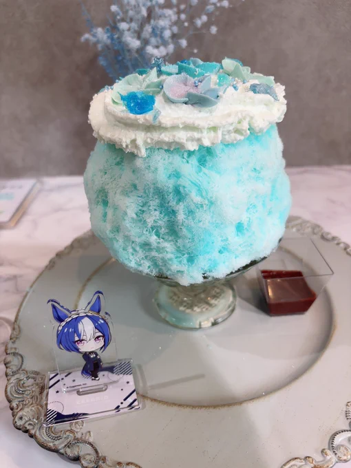 メイプリルさん来た〜!!今回はシーザリオも一緒です とっても綺麗で、味もさわやかで甘くて本当に美味しい…付属のチョコかけなくてもチョコミントの味がした気がします…! おひとり様でも入りやすく、スタッフさんもお優しくてリピ確です