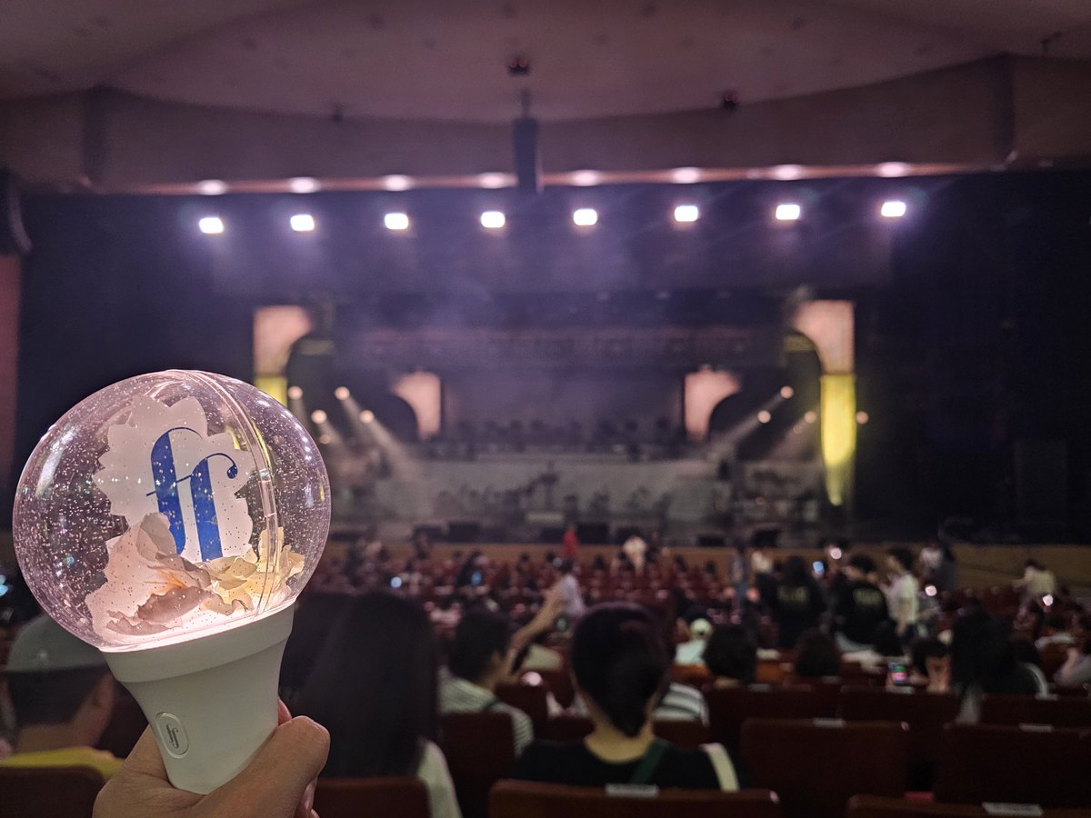 Luce_in_fore's tweet photo. 약속의 부산 가보자구 https://t.co/Kzmp4NZaLp