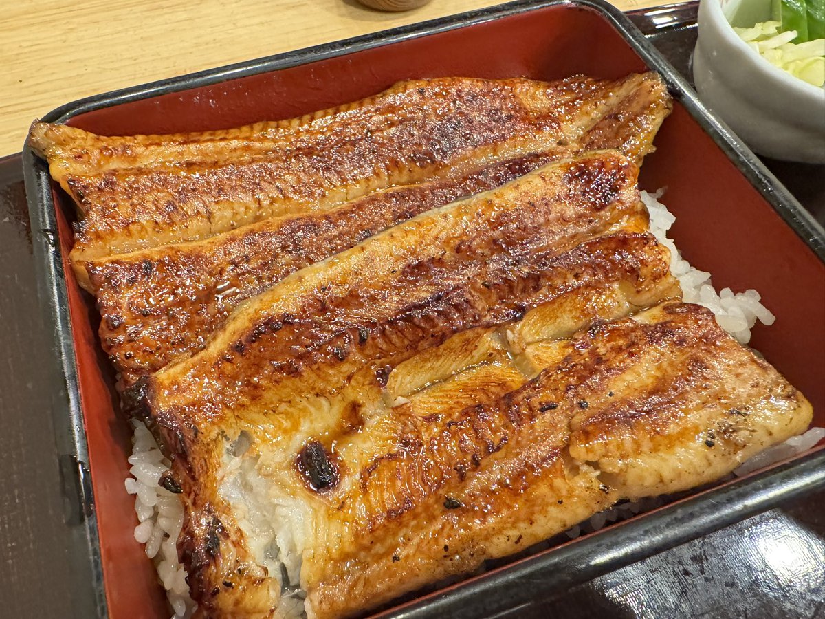 Oripa_Crew's tweet photo. 暑くなってきたのでうなぎパワーを注入します🔥
皆さんうなぎは好きですか？ https://t.co/oyceYmUmsV