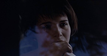 Gibboanxious's tweet photo. Three Colors: Blue (1993) 

dir. Krzysztof Kieślowski https://t.co/VWZZ0UoKGT