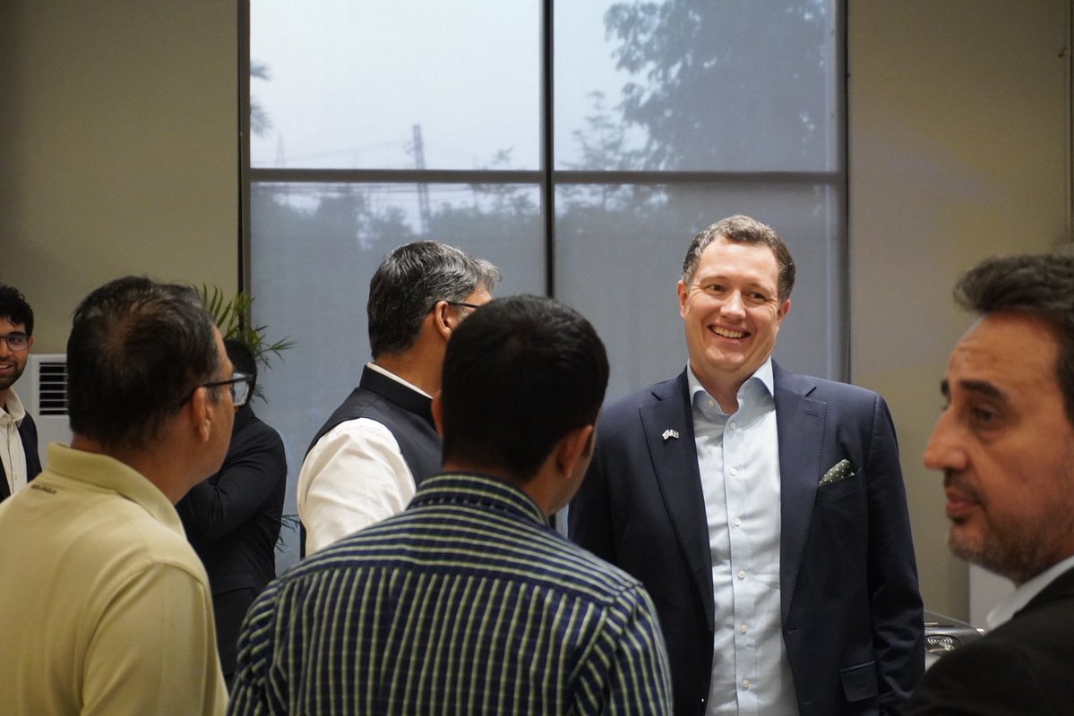 Daftarkhwan's tweet photo. Highlights from the Paklaunch Lahore Meetup at Daftarkhwan | Boulevard. It was an evening full of energy, meaningful conversations and new connections, all contributing to a stronger and more vibrant startup ecosystem in Pakistan. https://t.co/z675JXsXAd