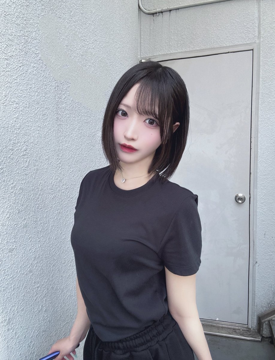 aigasamoe_'s tweet photo. 黒髪ボブ https://t.co/dYObFqI1Nu