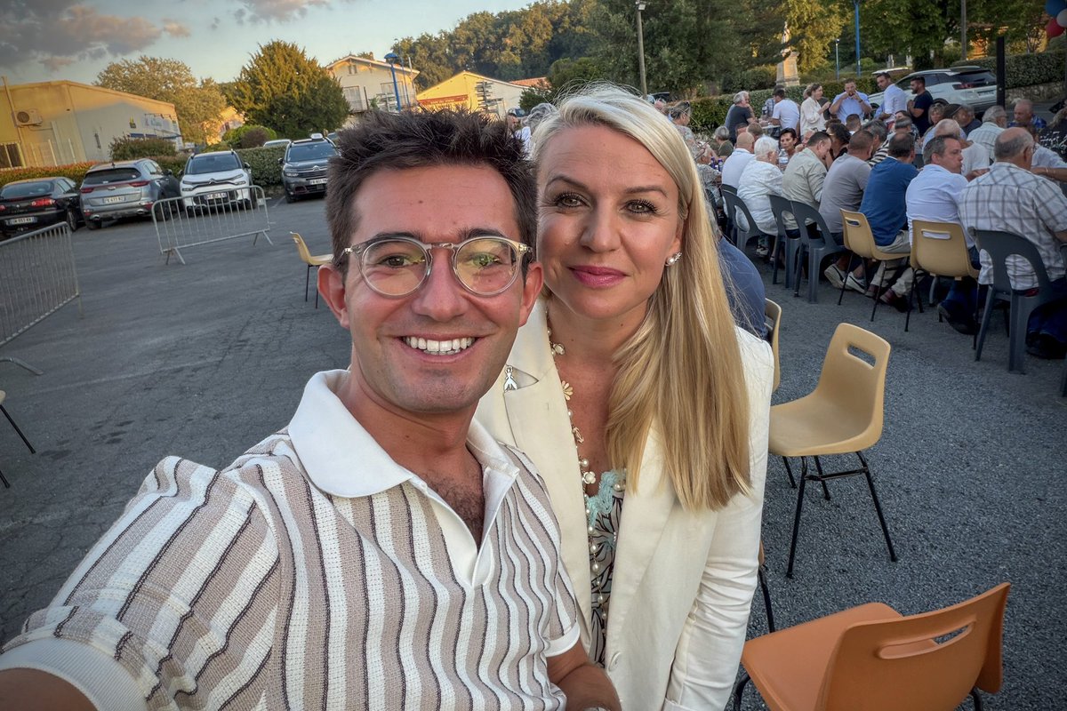 flavien_jouve's tweet photo. 🇫🇷 Repas de fin d’année de la Fédération @RNLotetGaronne avant la trêve estivale.

Un moment convivial pour remercier chaleureusement nos adhérents et nos militants pour leur engagement, leur fidélité et leur mobilisation tout au long de l’année.

Bel été à toutes et à tous ! ☀️ https://t.co/H1CiqSeSZs