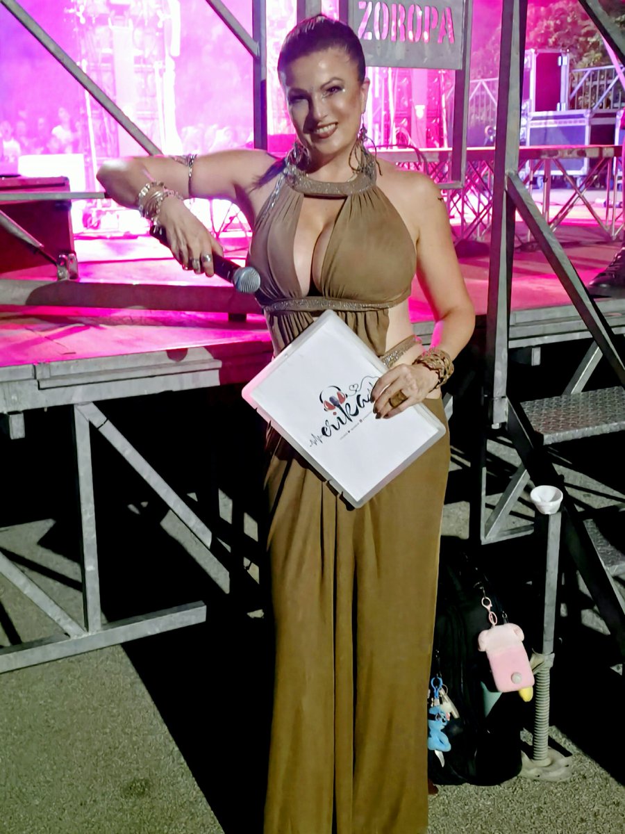 SitoErika's tweet photo. "It is a flawless joy to discover a pure soul. They are souls that resemble children's first books: they contain few words and are full of colors." (Christian Bobin) 
#presenter #journalist #speaker #prompter #voiceover #vocalist #tventertainer #showgirl #actress #model https://t.co/R5LNUsKtWW