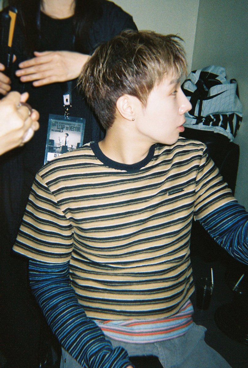 gyujjangnim's tweet photo. POV: backstage prep of your idol boyfriend https://t.co/BCACrjEvo7