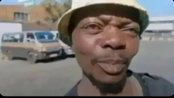 Daminitek2's tweet photo. Therapist: So the problem is that you fall in love easily?

Me: Yes, my love https://t.co/3ZqUpL2cWb