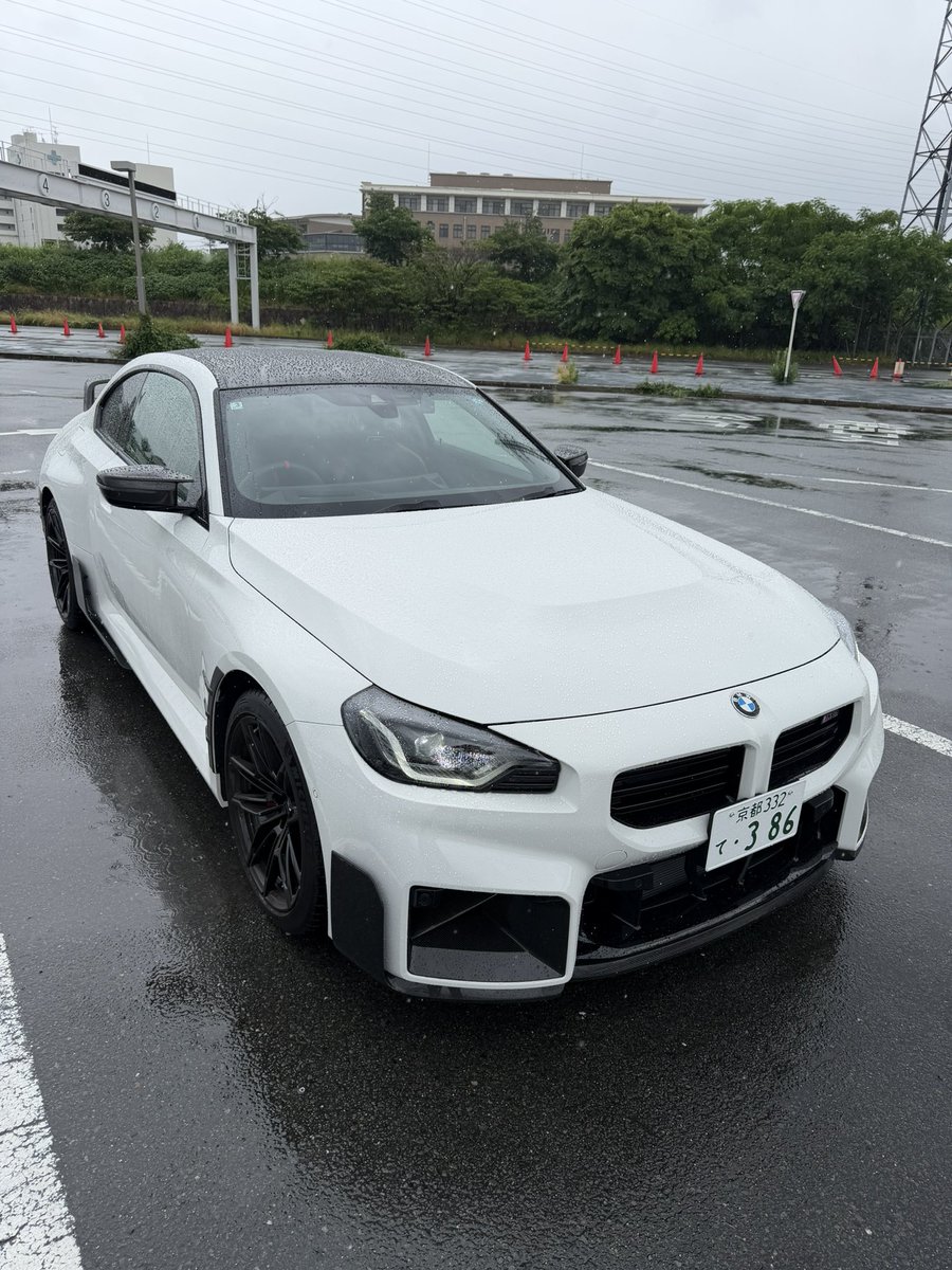 motokatarahasa's tweet photo. 緩募
うちのM2買ったとこだけど売りに出します。
2025年式
約4000キロ
アルピンホワイト
ノーマル。
カーボンルーフ、カーボンパネル内装、
マフラーやエアロなどMパフォーマンスパーツ山盛り。

どなたか欲しい方居られませんか？ https://t.co/ljSFD518vO