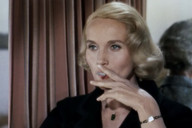 BajoSanta's tweet photo. Todo el mundo en pie! Hoy cumple 102 años una de las grandes de Hollywood. #EvaMarieSaint #LaLeyDelSilencio #Exodo #ConLaMuerteEnLosTalones #LaNocheDeLosGigantes https://t.co/YIlBIQFygp