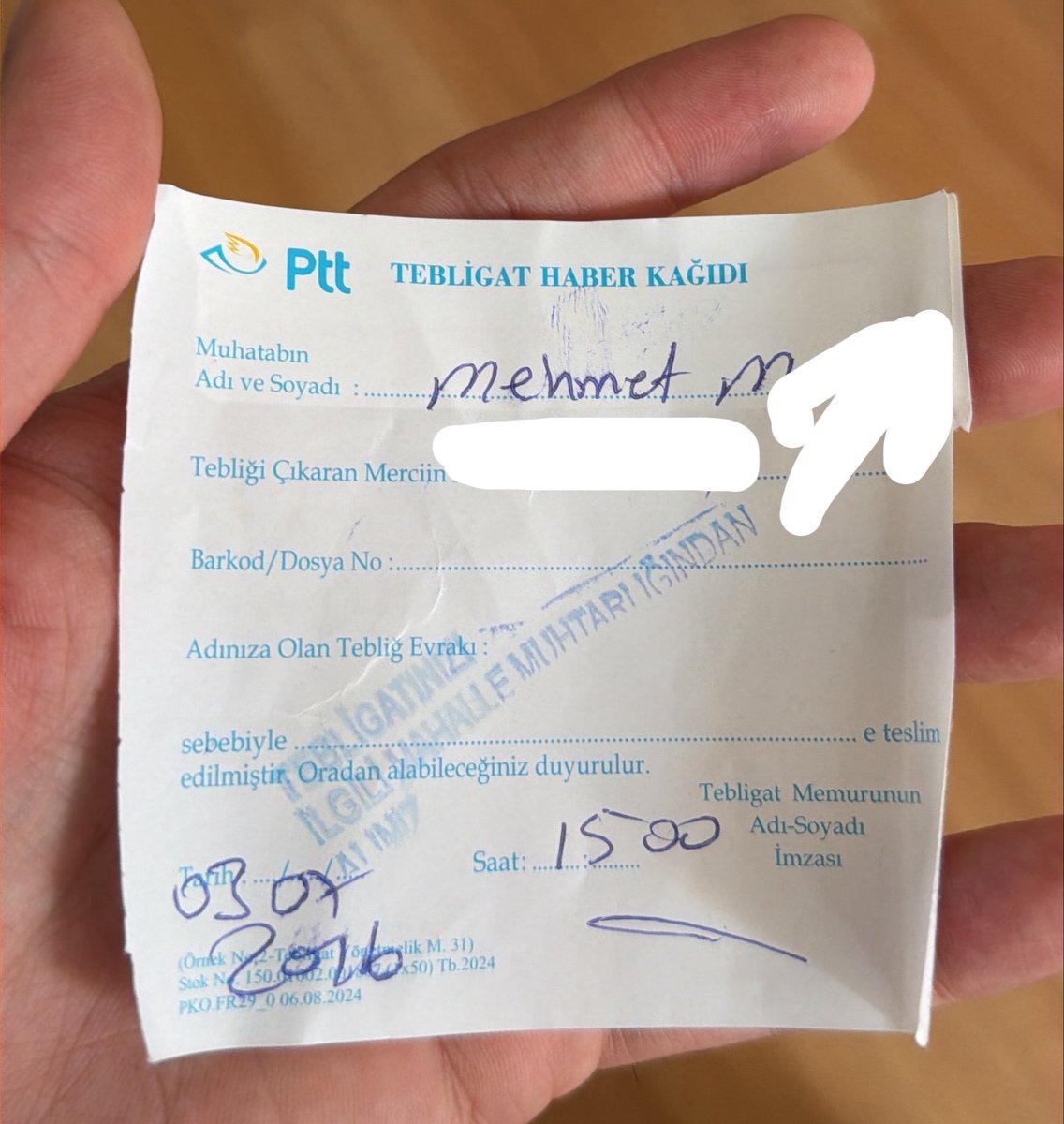 mmiraac's tweet photo. Dün bu saatte işteydim sözde tebligat gelmiş. E-devlette yok, PTT-Tebligat sitesine üye oldum orada da yok. Arıyorum PTT’yi bizde gözükmüyor diyorlar. Kendi gönderdikleri tebligattan bile haberleri yok. Bu nasıl bir sistem? Ben bunun peşinden koşmak zorunda mıyım? https://t.co/xJDWS8HOzQ