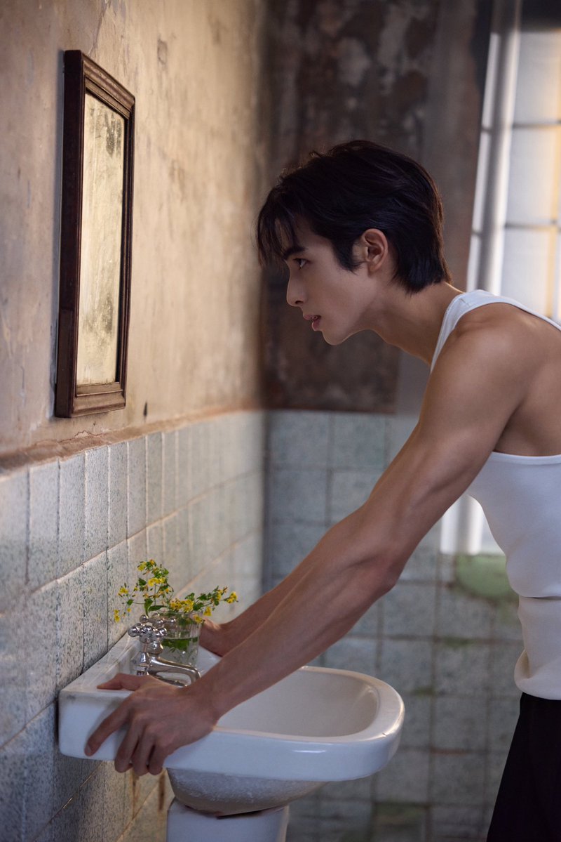 traumleben's tweet photo. 런닝구 송위룡 너무 좋다! (1)

#송위룡 #Songweilong #宋威龙 https://t.co/owpGctdQD0