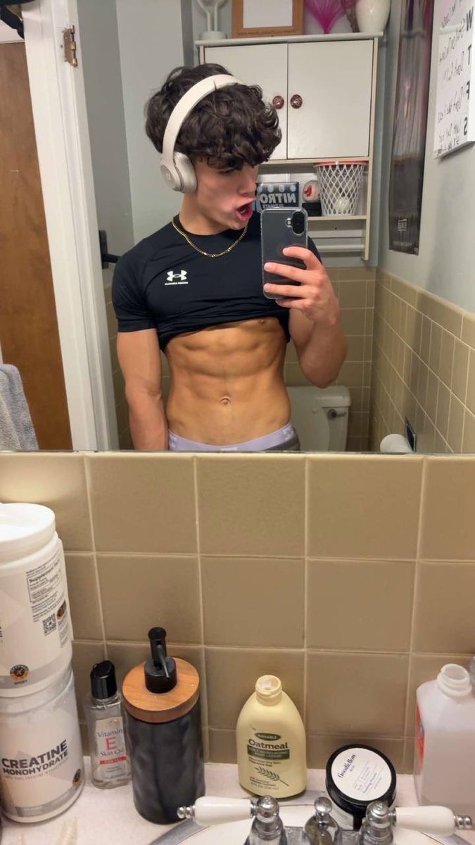 baitsrequest386's tweet photo. There’s plenty more where that came from. Slide into my DMs to unlock bait exclusive hot folders at a sweet price. 🥵😻

#baitrequest #straightbait #baitedguy #baitedboys #requestbaitedstraightguy #baitrequest #straight #straightguy #addchatbaits #baitedguys #addchat #lesbians https://t.co/46OLzlMwZM