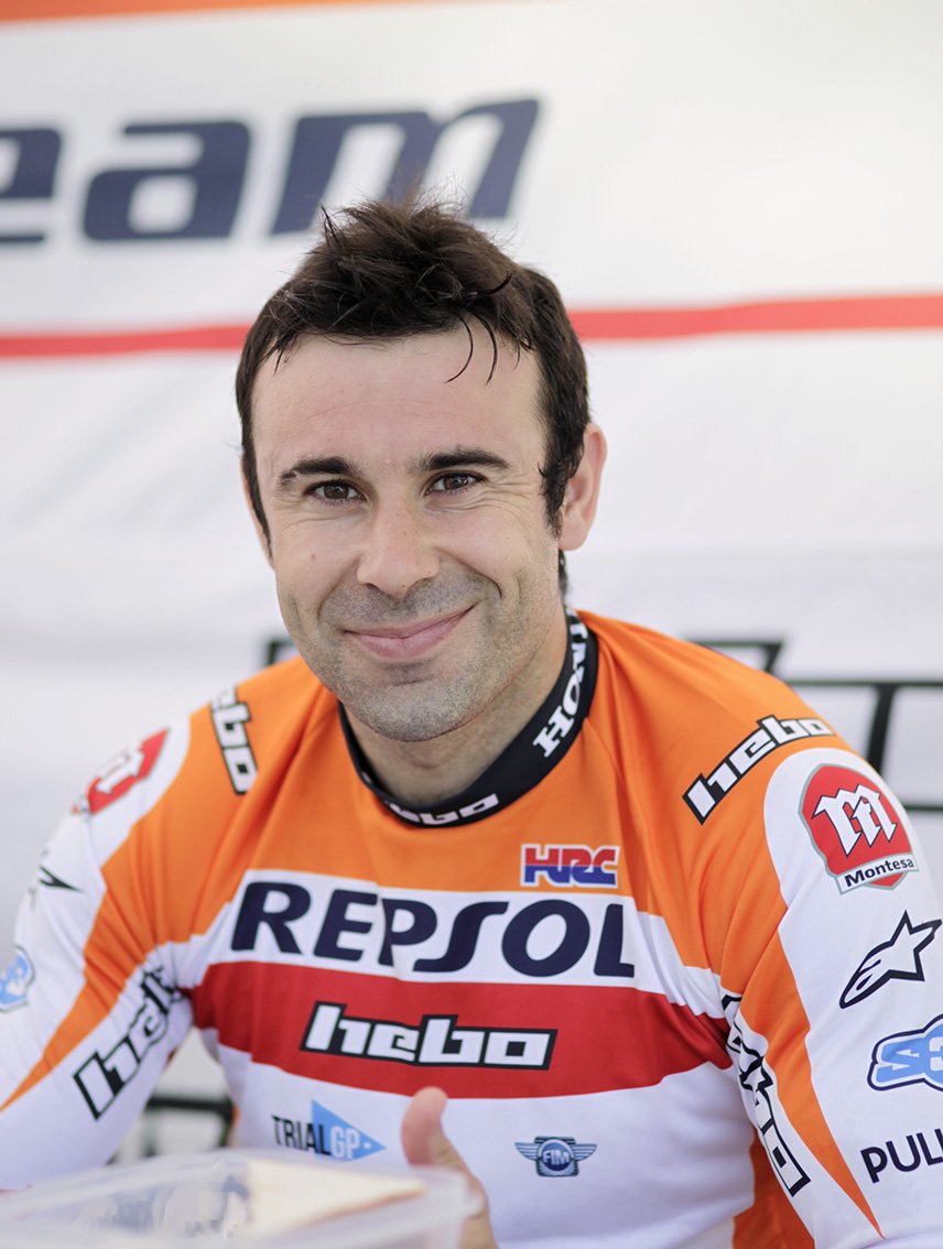 LorenzoMosna's tweet photo. @avvclarinsolia Che è un po' come chiedersi come mai al campionato di MotoGP nessuno lo riconosce. https://t.co/itS5xInnrE