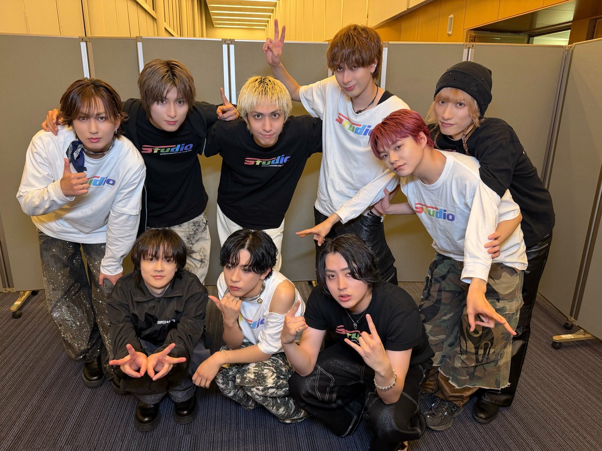Supdra_staff's tweet photo. ／
SUPER★DRAGON LIVE TOUR 2026「Studio」
セトリプレイリスト公開🎶
＼

4月19日に開催された東京公演〈1部〉のセトリプレイリストを公開！

東京公演〈2部〉アーカイブ配信と一緒にお楽しみください！

🎧 Playlist
https://t.co/yjBFwPihzd

#SD_Studio
#スパドラ #SUPERDRAGON https://t.co/bmowMukSNm