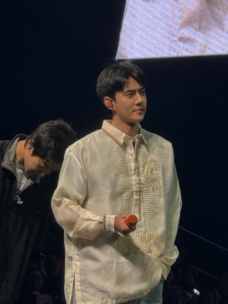 sehunsqueeeeen's tweet photo. fantasy ko lang ‘to dati eh 😭🤍

SEHUN IN BARONG !!!

#EXhOrizoninManila #EXhOrizoninManilaDay1 https://t.co/mvrDhAHIOF