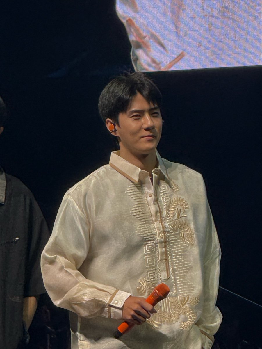 sehunsqueeeeen's tweet photo. fantasy ko lang ‘to dati eh 😭🤍

SEHUN IN BARONG !!!

#EXhOrizoninManila #EXhOrizoninManilaDay1 https://t.co/mvrDhAHIOF