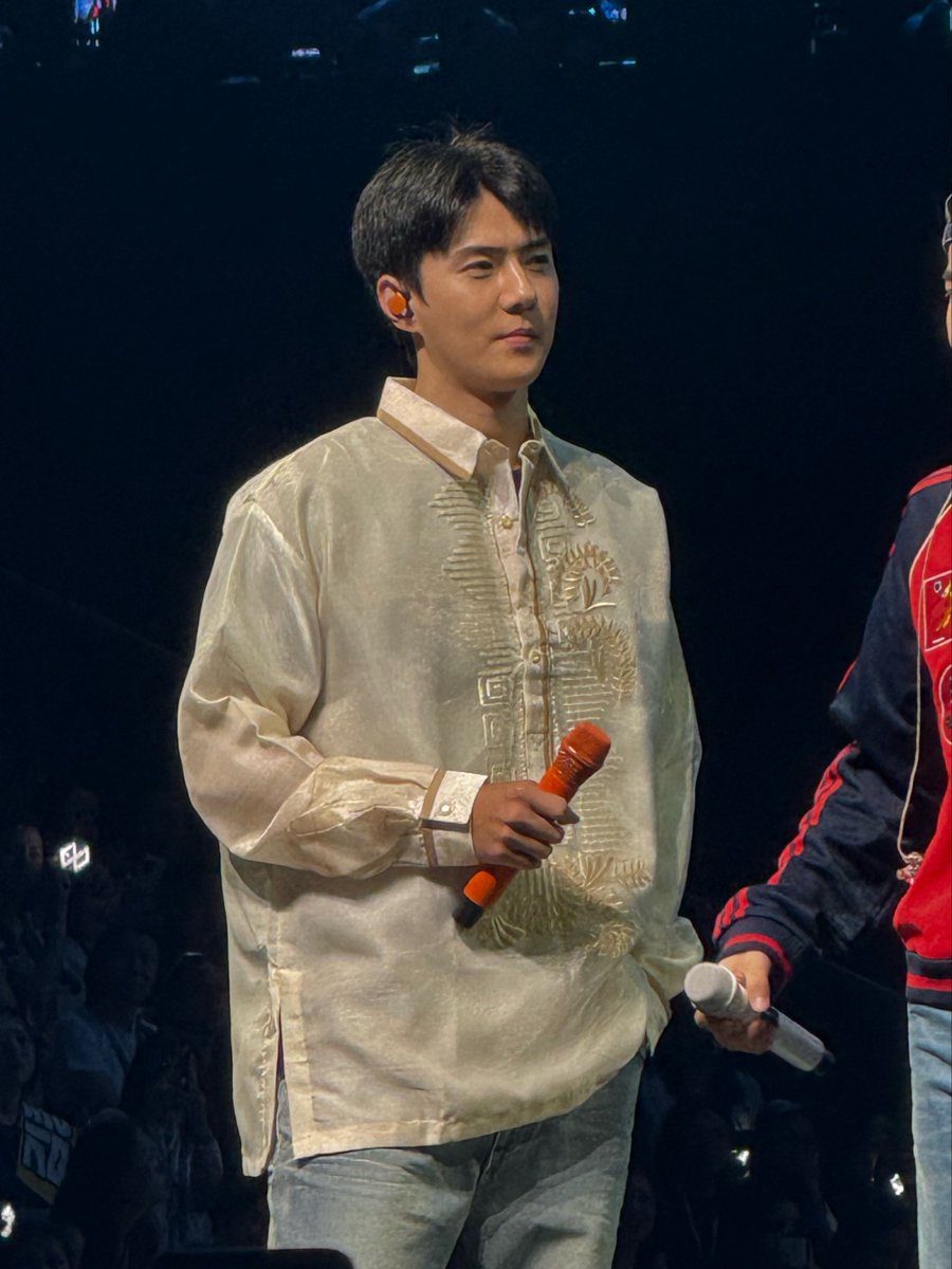 sehunsqueeeeen's tweet photo. fantasy ko lang ‘to dati eh 😭🤍

SEHUN IN BARONG !!!

#EXhOrizoninManila #EXhOrizoninManilaDay1 https://t.co/mvrDhAHIOF