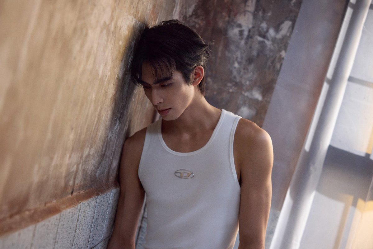 traumleben's tweet photo. 런닝구 송위룡 너무 좋다! (2)

#송위룡 #Songweilong #宋威龙 https://t.co/cf575VjIwd