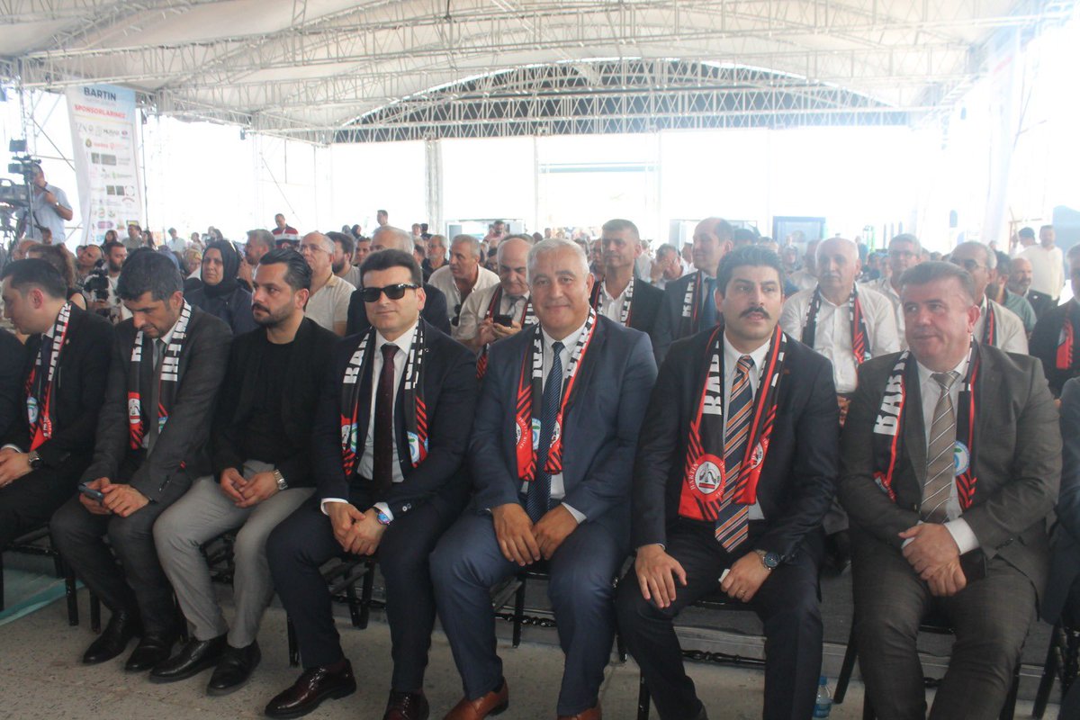 nurettin_yiyit's tweet photo. Bartın Tanıtım Günleri açılış programında Bartınlı hemşehrilerimizle bir araya geldik.
Batı Karadenizin güzel ili Bartın 02-05 Temmuz arasında tarihi, doğası, kültürü ve yöresel lezzetleriyle İstanbul Atatürk Havalimanı Etkinlik Alanında olacak.
#Bartın #BartınGünleri #barfed https://t.co/0OpslC9phz