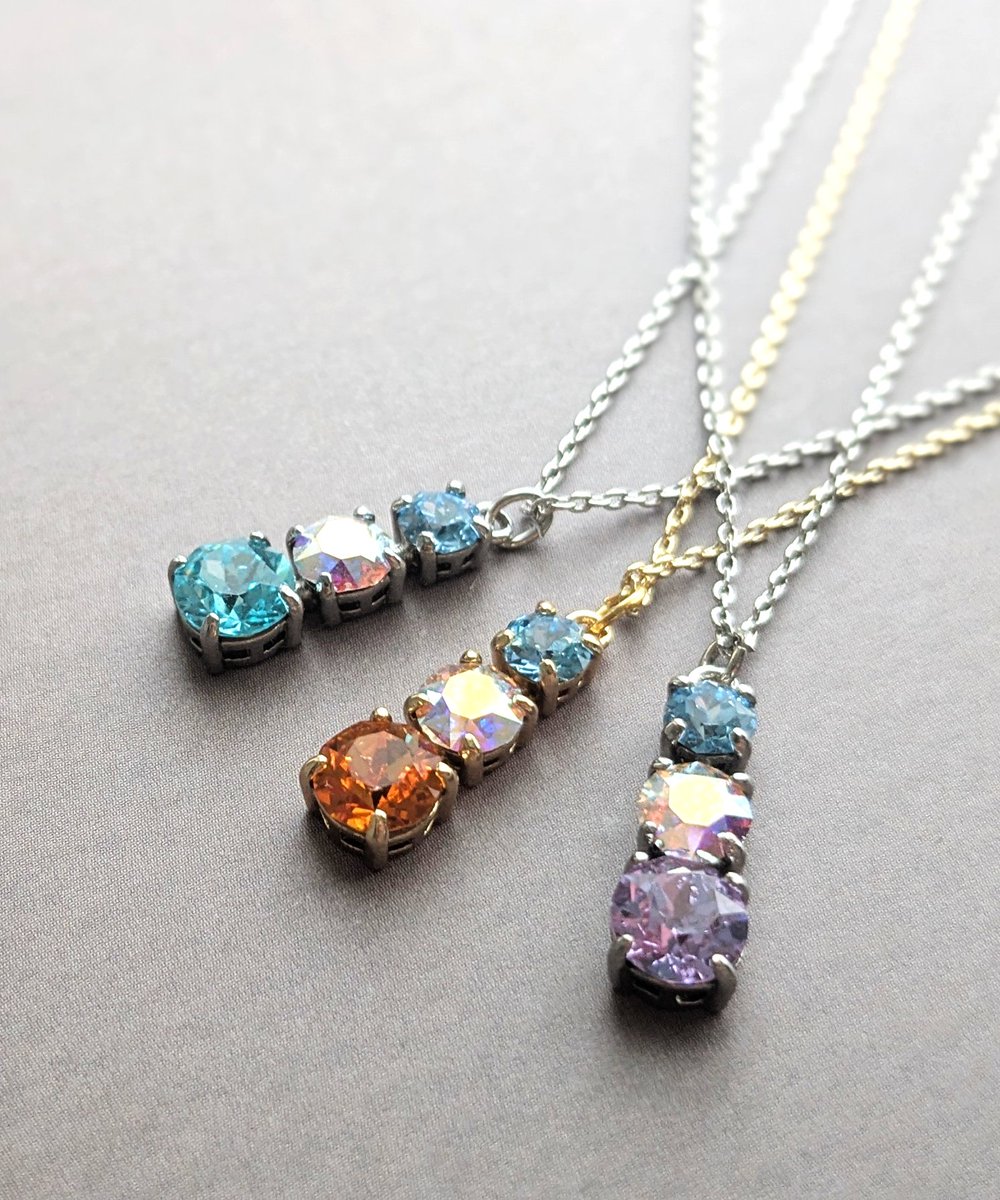シンプルなリングと、三石のネックレス💎✨✨ 1〜2個ずつしか