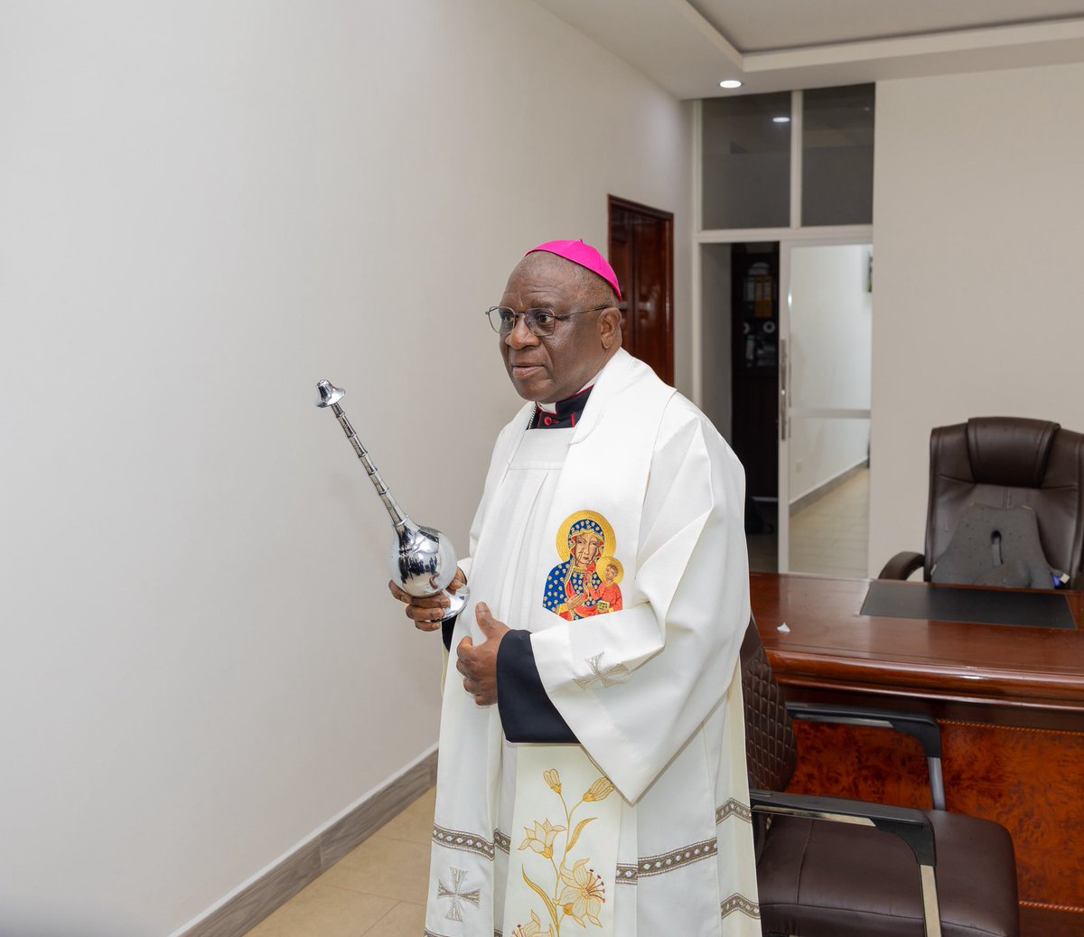 smaskosa's tweet photo. We are honoured to welcome His Grace, Most Rev. Paul Ssemogerere, Archbishop of Kampala, who will lead today’s Holy Mass as we celebrate the Silver Jubilee.

#SMASKat25 https://t.co/MALR3LVRHu